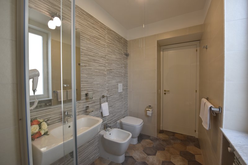 dimora conte di ruvo Napoli bagno camera 55 la musica